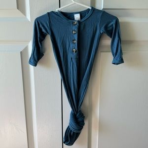 Excellent Condition! Lou Lou & Company Newborn Dean Knotted Gown